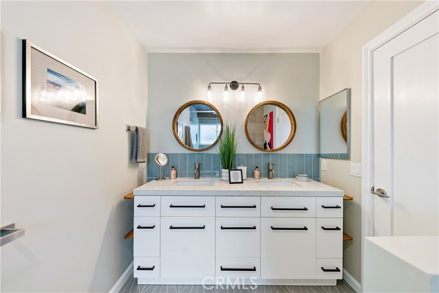 Detail Gallery Image 42 of 50 For 2404 Marshallfield Ln #B,  Redondo Beach,  CA 90278 - 3 Beds | 2/1 Baths