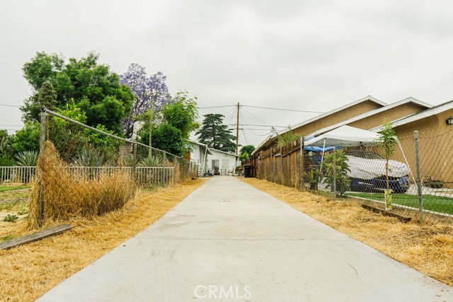 Guest House Driveway