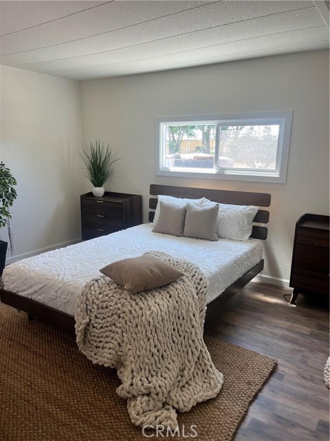 260 N Lyon ave, Hemet CA: https://media.crmls.org/medias/3a5d77cc-1189-44c0-8c39-2e60a207083a.jpg