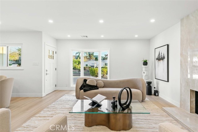 Detail Gallery Image 12 of 72 For 8633 Le Berthon St, Sunland,  CA 91040 - 5 Beds | 3 Baths