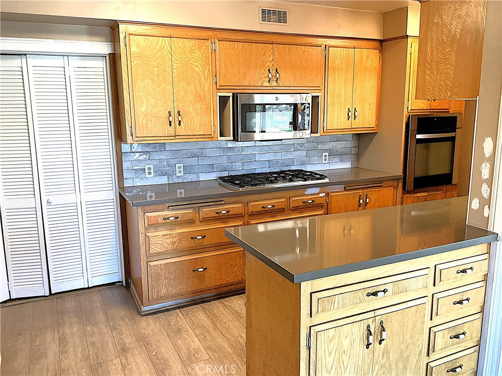 https://media.crmls.org/medias/3a5f15f7-19f4-4232-b6d0-301312866ef9.jpg?preset=X-Large