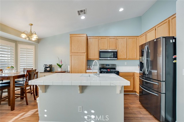 Detail Gallery Image 13 of 32 For 4347 Shetland Ln, Jurupa Valley,  CA 92509 - 4 Beds | 2 Baths