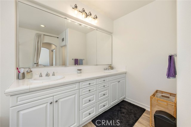 Detail Gallery Image 23 of 38 For 7211 Rockridge Ter, West Hills,  CA 91307 - 5 Beds | 4/1 Baths