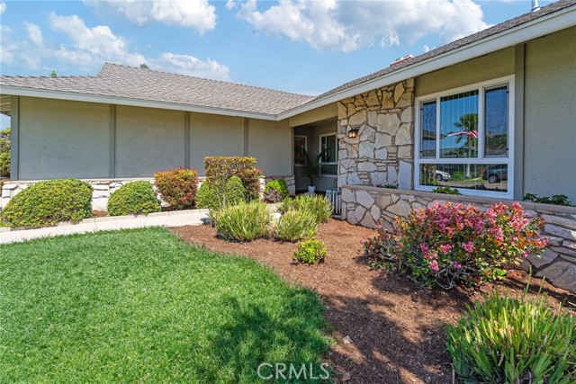 Detail Gallery Image 4 of 55 For 557 S Gardner Dr, Orange,  CA 92866 - 3 Beds | 2 Baths