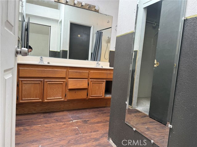 Bathroom 3 - Master