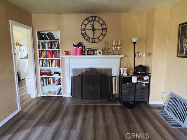 1017 S Chester Avenue, Compton CA: https://media.crmls.org/medias/3a60a45d-fa09-4af3-87f7-ac9048a96caf.jpg