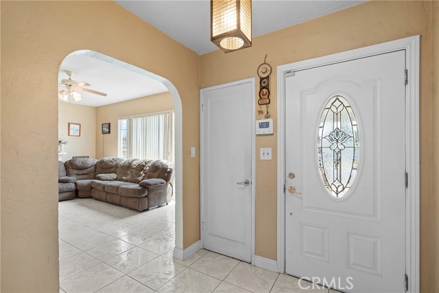 7726 Blanchard Avenue, Fontana CA: https://media.crmls.org/medias/3a6157a6-1f95-48fd-97ec-1c6ebe1638a8.jpg