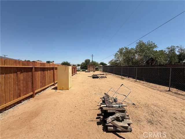 21275 Pocomoke Court, Apple Valley CA: https://media.crmls.org/medias/3a616f10-8cdf-4ab5-b83b-04ae7ee3f27b.jpg