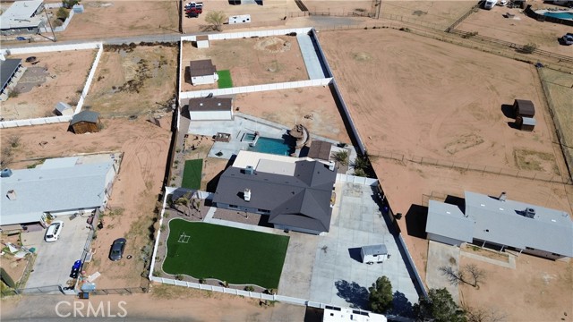 Detail Gallery Image 4 of 59 For 15245 Apache Rd, Apple Valley,  CA 92307 - 3 Beds | 2 Baths