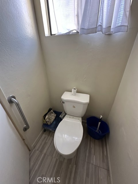 Detail Gallery Image 13 of 13 For 15051 Sherman, Van Nuys,  CA 91405 - 2 Beds | 2 Baths