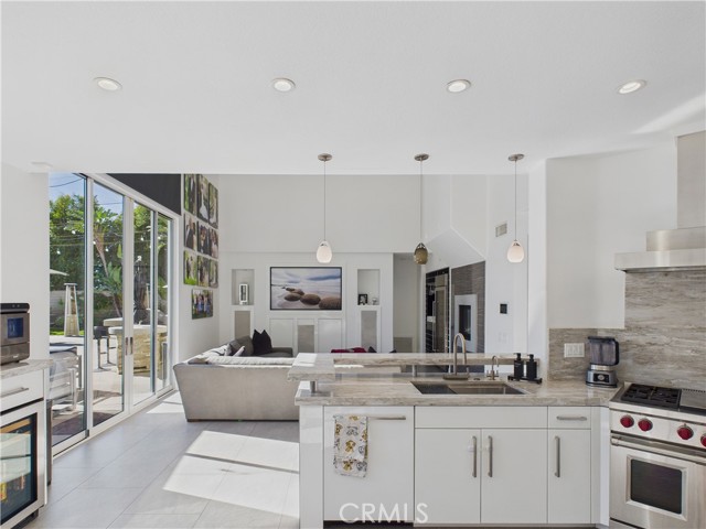 Detail Gallery Image 14 of 46 For 26990 Abbey Glen, Yorba Linda,  CA 92887 - 5 Beds | 3/1 Baths