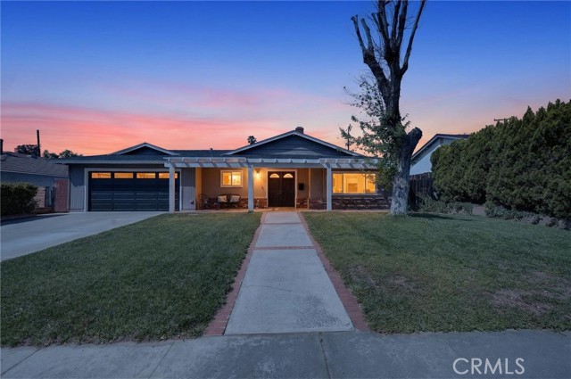 1463 Clock Ave, Redlands CA: https://media.crmls.org/medias/3a632c76-f992-4948-aaef-277300a5a947.jpg