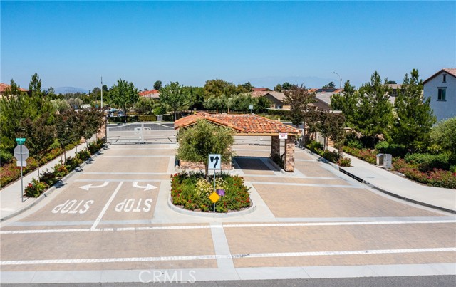 216 Colonial Drive, Calimesa CA: https://media.crmls.org/medias/3a639171-185a-4b76-b0d1-03c68b2231ce.jpg
