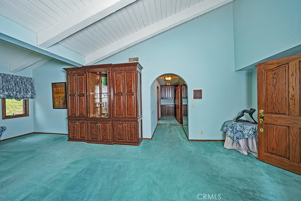 https://media.crmls.org/medias/3a63b09a-1551-4119-bd35-81d6f9915003.jpg?preset=X-Large