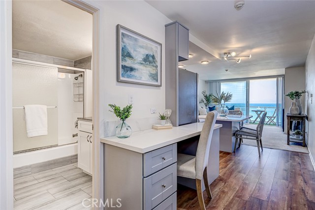 615 Esplanade, Redondo Beach, California 90277, 1 Bedroom Bedrooms, ,1 BathroomBathrooms,Residential,For Sale,Esplanade,SB25196667