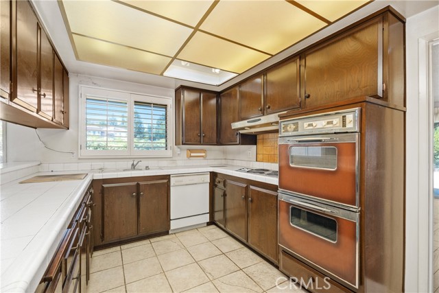 Detail Gallery Image 12 of 36 For 21763 Ambar Dr, Woodland Hills,  CA 91364 - 4 Beds | 2/1 Baths