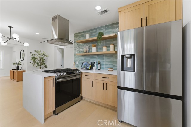 Detail Gallery Image 19 of 42 For 2010 Golden, Long Beach,  CA 90806 - 3 Beds | 2 Baths