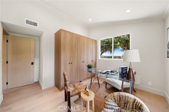 Detail Gallery Image 18 of 25 For 24153 Califa St, Woodland Hills,  CA 91367 - 4 Beds | 3 Baths
