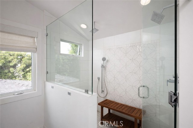 Detail Gallery Image 19 of 32 For 519 Signal Rd, Newport Beach,  CA 92663 - 6 Beds | 4/1 Baths