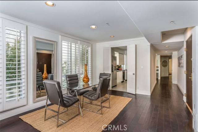 1819 Holmby Avenue, Los Angeles CA: https://media.crmls.org/medias/3a65b9b7-199c-4026-bc22-84f2a6cf467b.jpg