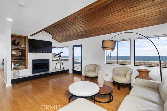 Detail Gallery Image 8 of 27 For 2630 Maple Ave, Morro Bay,  CA 93442 - 3 Beds | 3 Baths