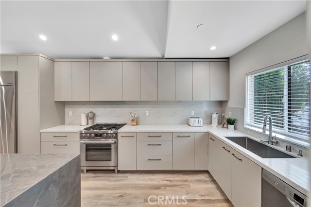 Detail Gallery Image 13 of 54 For 6743 Colgate Ave, Los Angeles,  CA 90048 - 4 Beds | 3/1 Baths