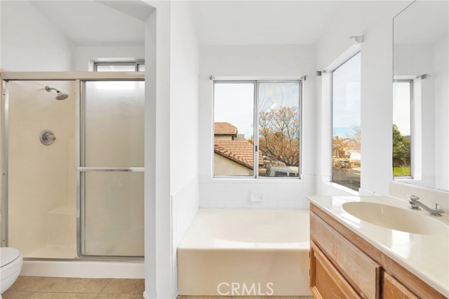 Detail Gallery Image 34 of 66 For 12734 Trotters Ln, Victorville,  CA 92392 - 3 Beds | 3 Baths