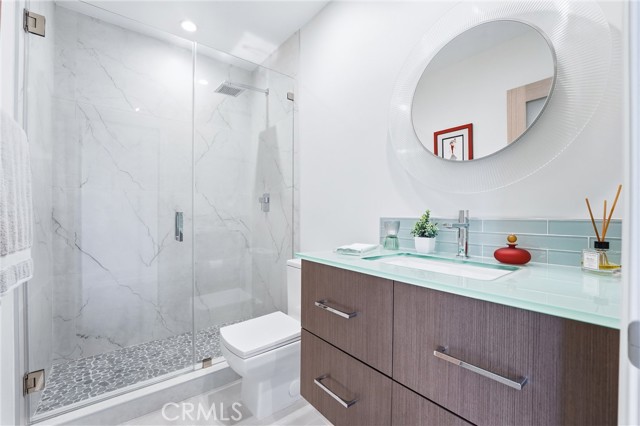 Detail Gallery Image 38 of 70 For 383 Bay Shore #203,  Long Beach,  CA 90803 - 2 Beds | 2 Baths