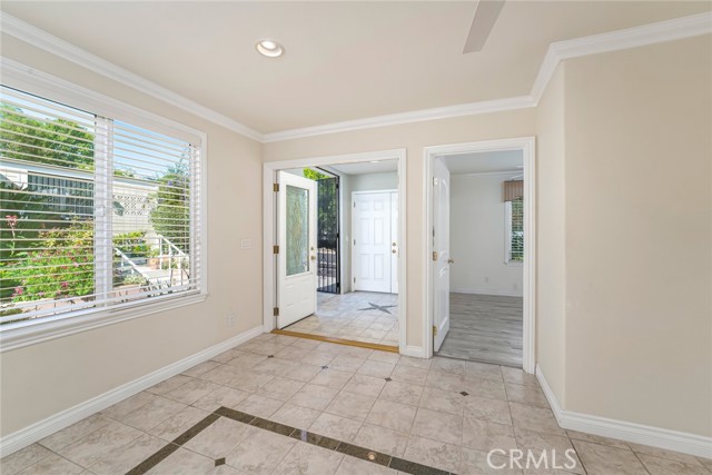 495 Calle Cadiz, Laguna Woods CA: https://media.crmls.org/medias/3a68c18e-5e16-4e19-b4d7-19f91a7bd91f.jpg