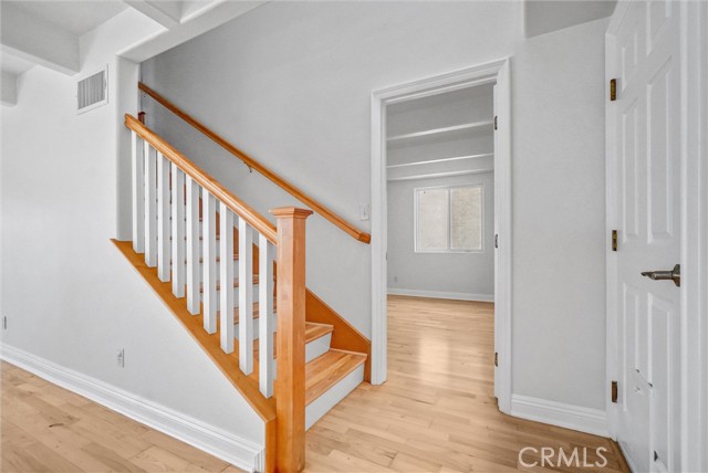 Detail Gallery Image 25 of 37 For 6 Canal Cir, Newport Beach,  CA 92663 - 4 Beds | 3 Baths