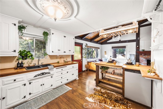 767 Big Oak, Crestline, CA 92325