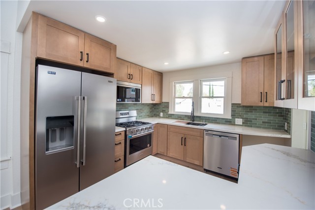 Detail Gallery Image 4 of 26 For 1107 W Grand Ave, Corona,  CA 92882 - 2 Beds | 1/1 Baths