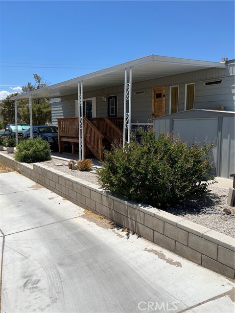 55524 Yucca Trail, Yucca Valley CA: https://media.crmls.org/medias/3a696199-e53e-4aa0-8fd4-8276ef88d57c.jpg