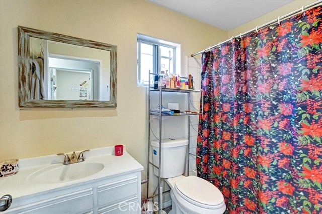 Detail Gallery Image 19 of 28 For 1258 N Wilmington Bld, Wilmington,  CA 90744 - 3 Beds | 2 Baths