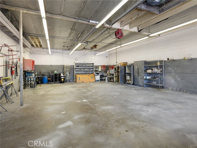Image 17 of 41 For 713 El Segundo Boulevard