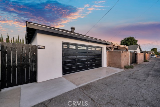 8547 Tampa Avenue, Northridge CA: https://media.crmls.org/medias/3a6af732-f210-447c-bf62-a308e57d002a.jpg