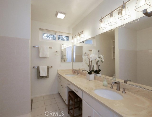 En-Suite Bathroom in Primary Bedroom