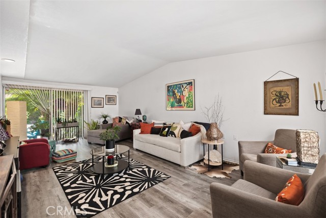 Detail Gallery Image 5 of 25 For 694 Avenida Sevilla #B,  Laguna Woods,  CA 92637 - 2 Beds | 1 Baths