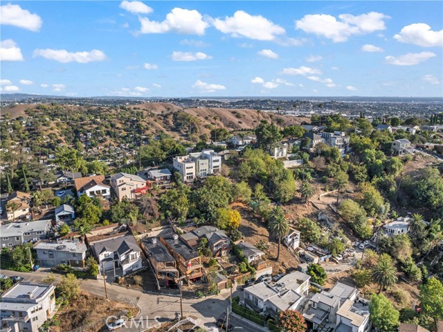 Detail Gallery Image 13 of 37 For 3320 Reynolds, Montecito Heights,  CA 90032 - 3 Beds | 2 Baths