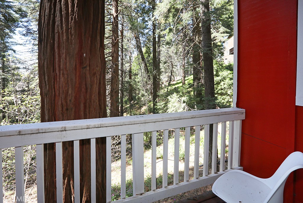 https://media.crmls.org/medias/3a6c276a-30d0-4519-a001-36242dfde730.jpg?preset=X-Large