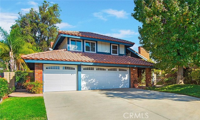 21801 Zuni Dr, Lake Forest, CA 92630