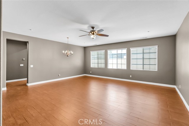 Detail Gallery Image 8 of 39 For 16569 Sugar Ln, Fontana,  CA 92337 - 4 Beds | 2/1 Baths