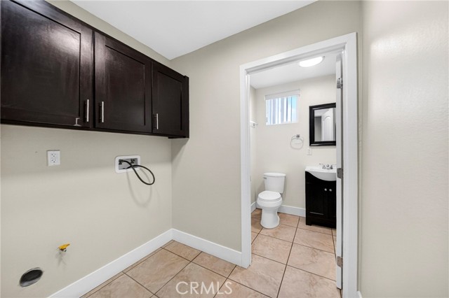 Detail Gallery Image 16 of 28 For 8711 Mckinley Place, Los Angeles,  CA 90002 - 5 Beds | 3 Baths