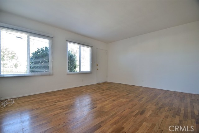 Detail Gallery Image 2 of 23 For 2400 Marshallfield Ln, Redondo Beach,  CA 90278 - – Beds | – Baths