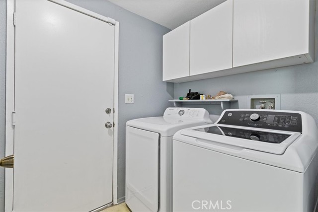 4023 Lexington Court, Palmdale CA: https://media.crmls.org/medias/3a6e96cc-41ce-42c1-a9dd-4208cf0bfc38.jpg