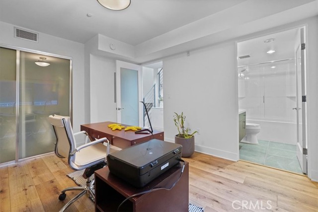 Detail Gallery Image 12 of 25 For 11023 Fruitland Dr #104,  Studio City,  CA 91604 - 3 Beds | 4 Baths