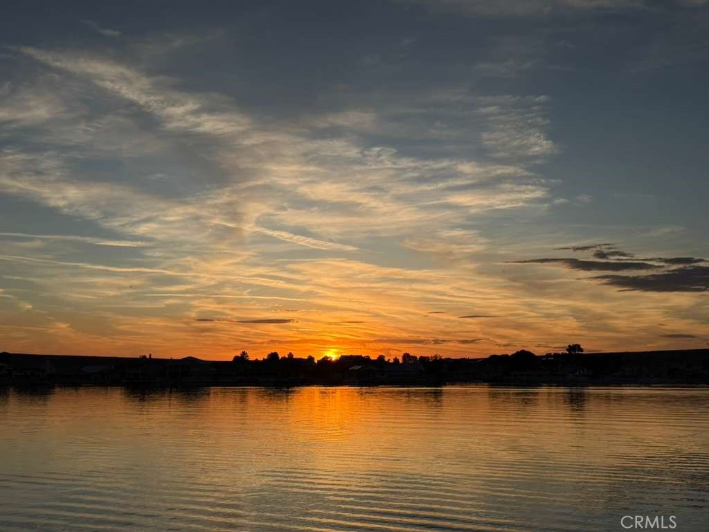 https://media.crmls.org/medias/3a6fa003-512b-4a1b-b809-3ee5b6f86432.jpg?preset=X-Large