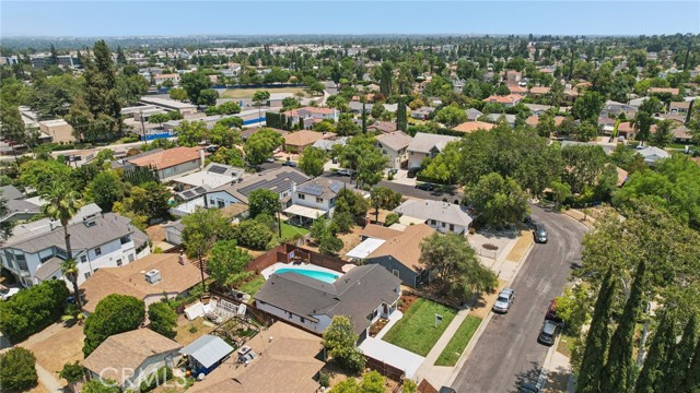 18257 Palora Street, Tarzana CA: https://media.crmls.org/medias/3a6fa8af-55de-4eab-bebf-ccda24344ae4.jpg