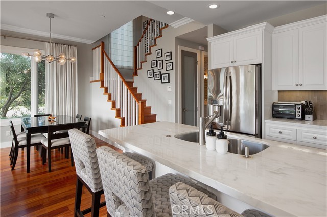 720 Poinsettia Ave, Corona del Mar CA: https://media.crmls.org/medias/3a6fbcb1-9ca5-44a9-ae10-c718d28cf512.jpg