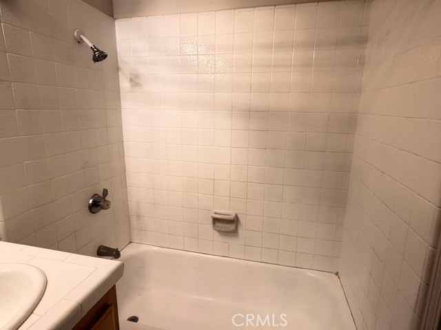 https://media.crmls.org/medias/3a6fd469-975e-40c1-a0bf-3cc5eda135f4.jpg?preset=X-Large